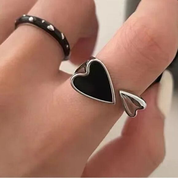 Dark Hearts Silver Tone Black Enamel Heart Punk Emo Goth Adjustable Ring NWOT - Picture 14 of 15